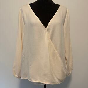 NWT Vetta Capsule Versatile Gathered Sleeve Wrap Top Cream Color Size XL